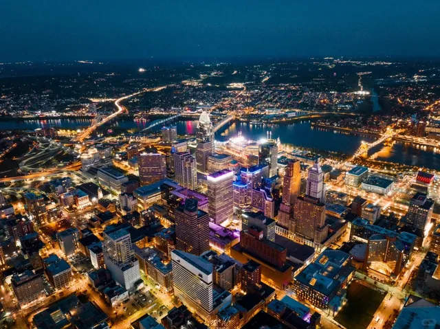 🌆 Cincinnati at Night | When the City Lights Up