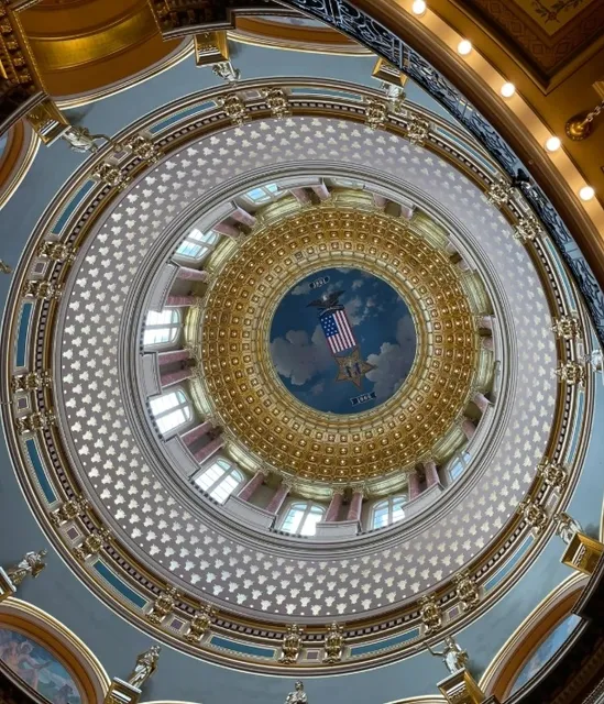 Arriving in Des Moines, the capital of Iowa