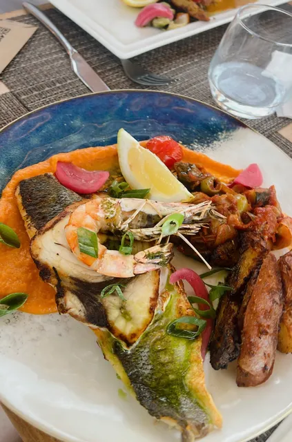 Travel | Restaurant Sharing in Porto Vecchio, Corsica