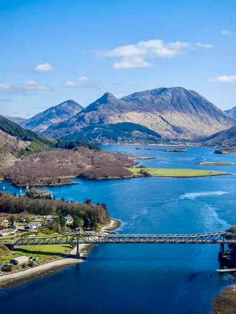  Discover the Stunning Highland Freshwater Loch! 💦🏴​​