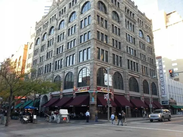 Denver: The Gateway to the American West！！ 🏔️✨