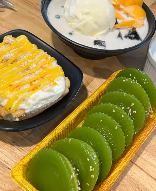 🍰 Vancouver’s Vietnamese Dessert Obsession – Tina Cake Dessert Review