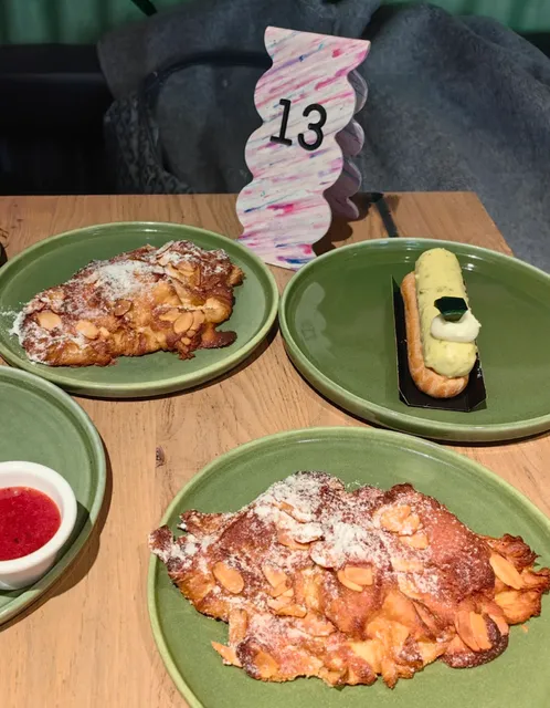 Where to Eat Near the Winter Palace: Breakfast & Dinner Guide 🍽️