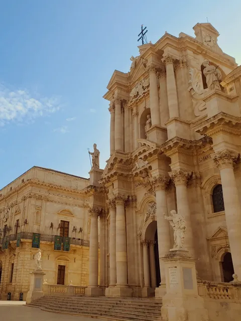  Syracuse: Where Cinema Meets Ancient Whispers