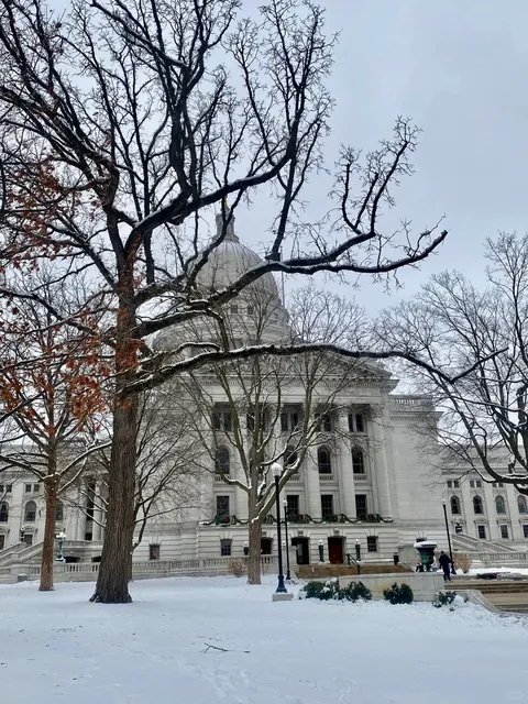Madison Eats | The Old Fashioned 🧀🍔
