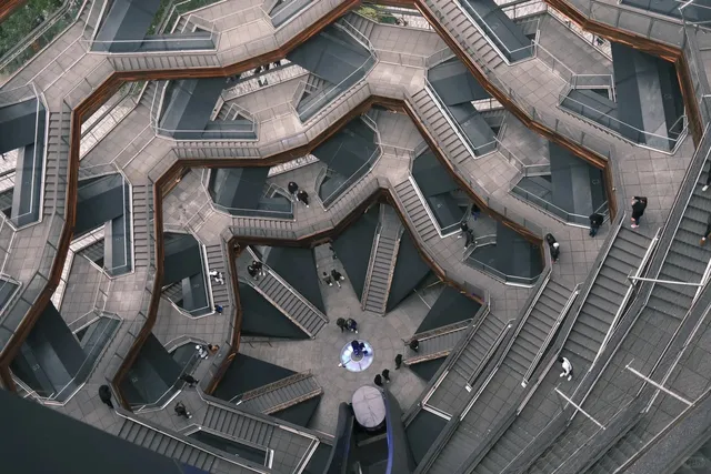 🇺🇸 NYC’s “Inception” Landmark Is BACK! 