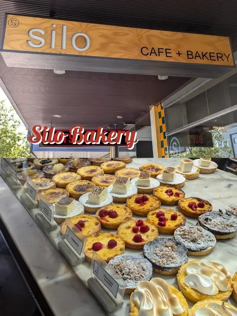 Let me share with you a cozy little café in Kingston