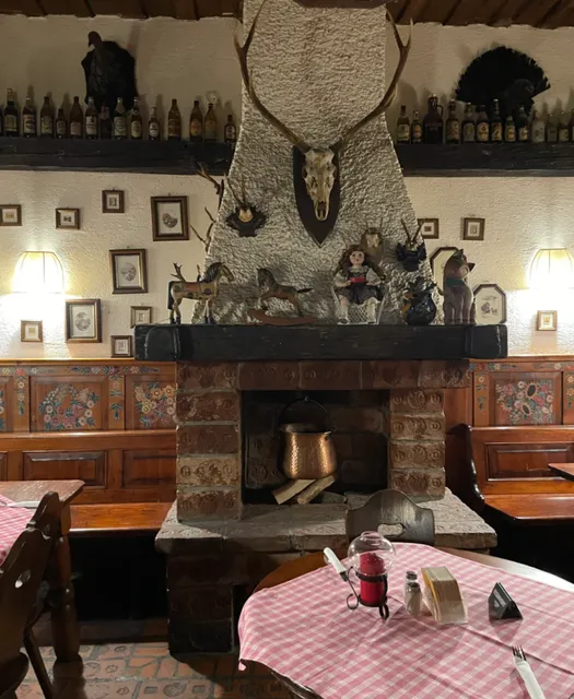 Hidden Gems Near Vienna’s Top 3 Attractions 😋