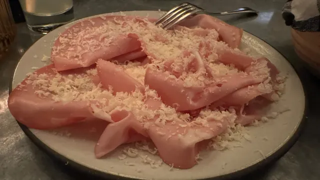 🍝 The Perfect Spot – Delfina Shines! 🌟