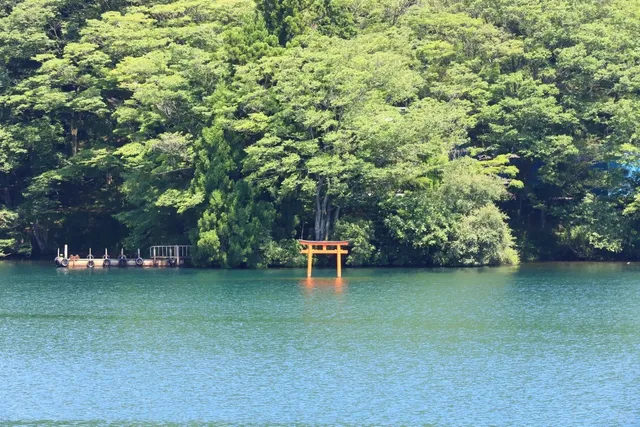 A Pirate Ship Encounter on Lake Ashinoko 🏞️