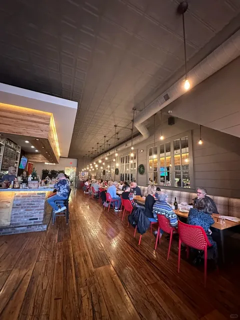  Brick Oven & Barroom – Little Rock's Must-Try Dining Spot 🍕🥗