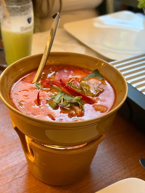 🇳🇱 "No Eating Out" Resolution Broken by THIS Thai Gem in Haarlem!