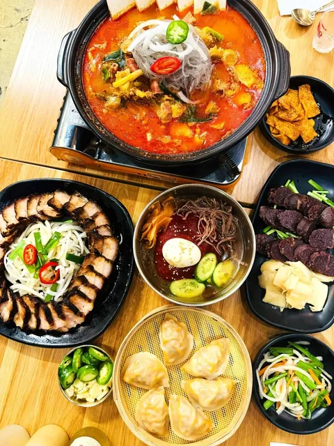 Authentic Korean Food｜Totally Addicted to Bossam – Can’t Stop Eating! 