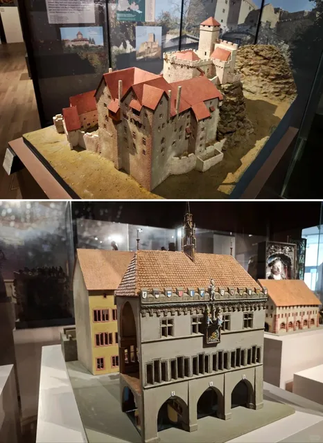 Karlsruhe Palace: A Blend of History & Nature 🏰🌳