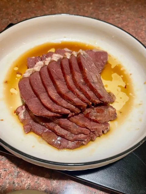 Atlanta’s Big, Big, Big Pork Knuckle 😋