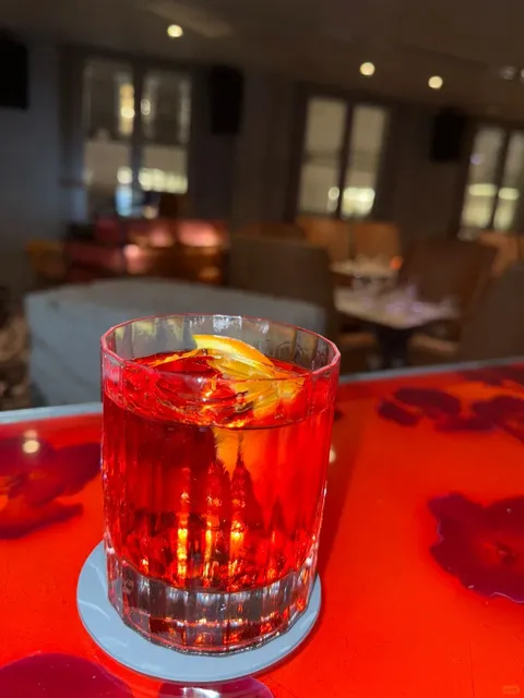 Paris Dining | KONG Glass Window Restaurant 🍴