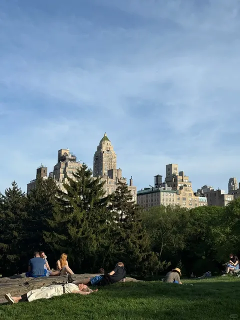 🌿 Springtime Serenity in NYC | Where Time Stands Still