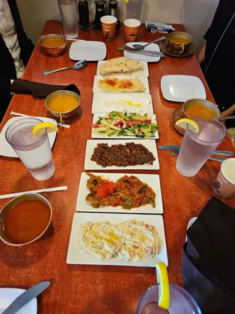 But Watch Out for the Huge Portions! 🍽️💫