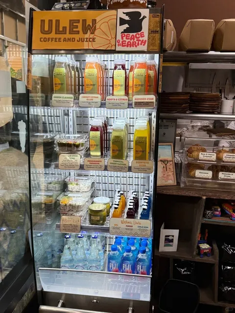 ☕️ Hidden Gem in a Mini Mall: Guatemalan Coffee in LA! 🇬🇹