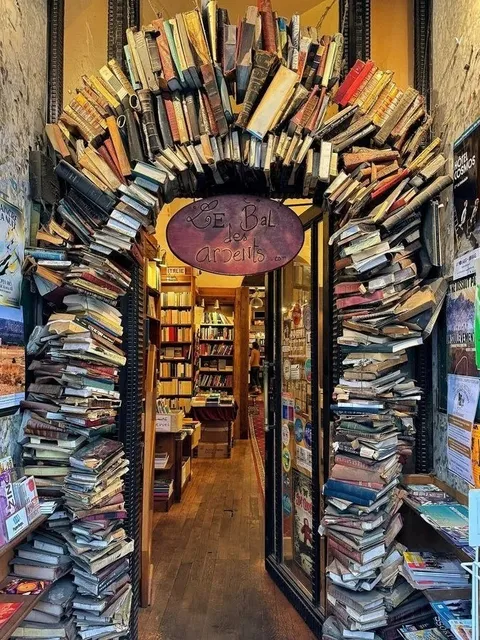 ✨Welcome to Le Bal des Ardents Bookstore in France