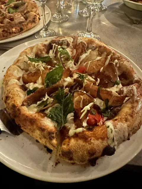 🍕 A Charming Corner in the Big Apple! 🗽❤️