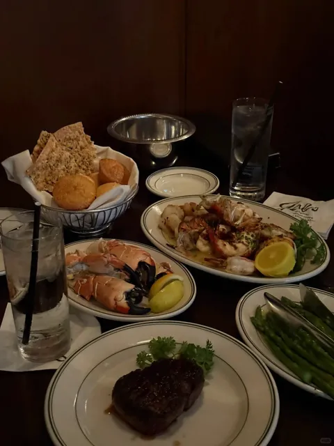 Joe's Seafood – A Delicious Surprise in Washington DC! 🦞🌟