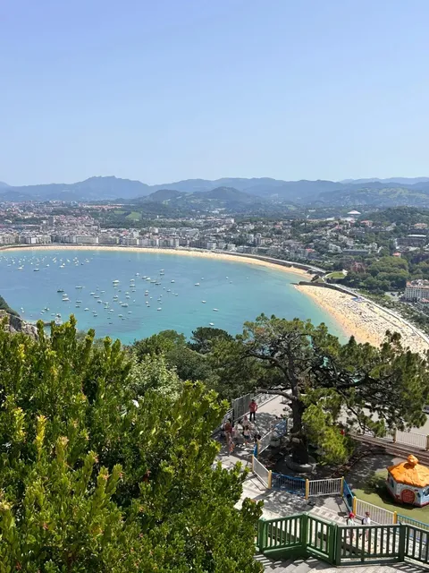 🇪🇸 My 10-Hour Solo Adventure in San Sebastián 🧳🚶🌲
