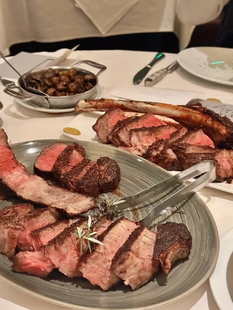 Los Angeles restruant--Fleming’s Prime Steakhouse & Wine Bar