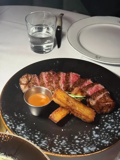 🇺🇸｜ Gorgeous Food & Vibes: A Perfect Date Spot in LA! ✨