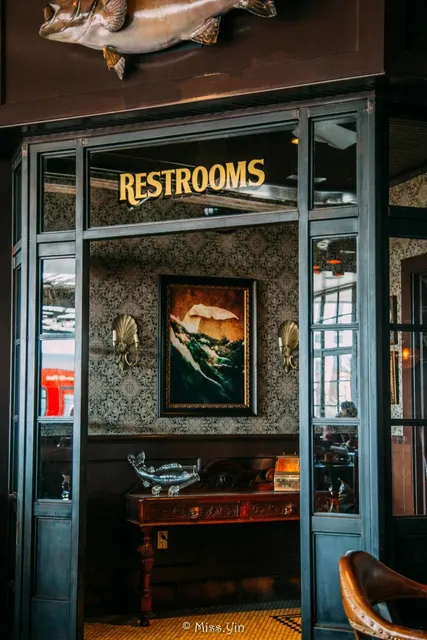 Santa Monica | This Seafood Restaurant is Absolutely Unbeatable! 🦞🌊