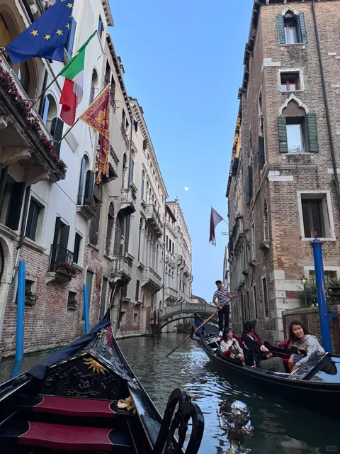 🇮🇹 Venice Gondola Hack: Meet Uncle Polo—The BEST Gondolier! 🛶✨