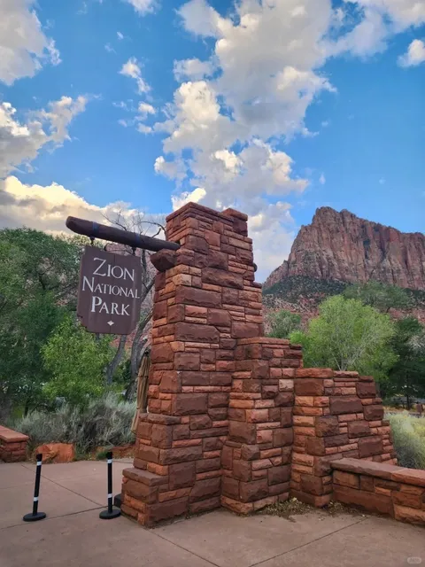 🌿 Zion National Park Day Trip: Escape the Summer Heat! 🏔️