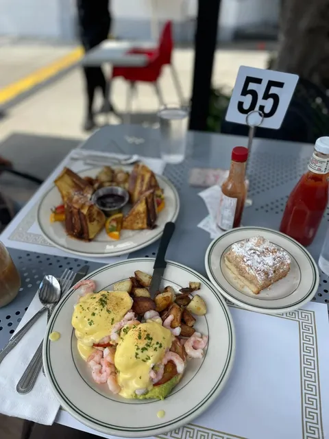 San Francisco Landmark Brunch | Mama's on Washington Square 🍳✨