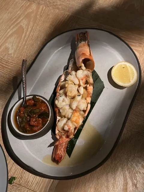 Baltimore Harborfront Gem: Delicious Eats with Safe Waterfront Vibes 