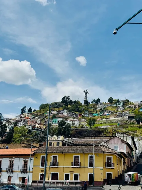🇪🇨 Quito's Old Town: A Colonial Rainbow on the Equator
