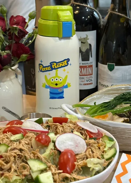 A Neighborhood Gem Bursting with Homely Charm 😋