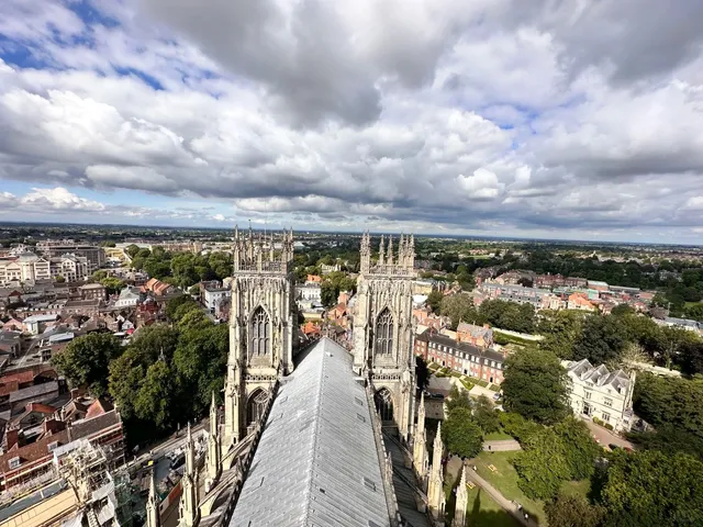 York Minster | A Cathedral Steeped in History & Majesty ⛪️✨