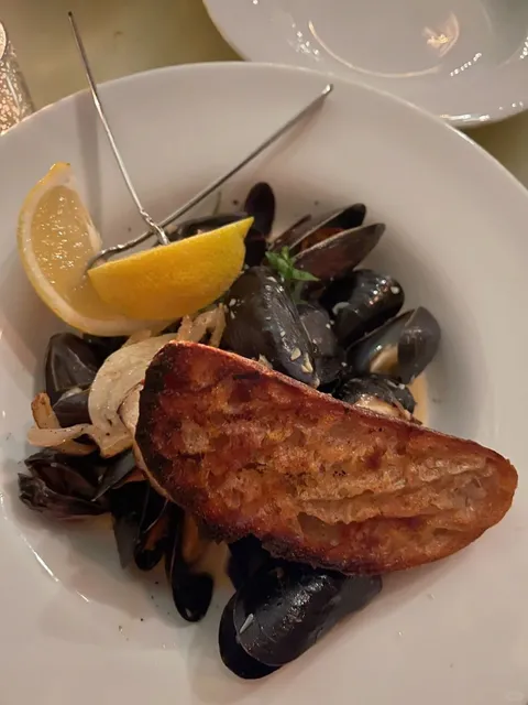 Madison | Where to Eat Seafood? 🦞 Tempest Oyster Bar