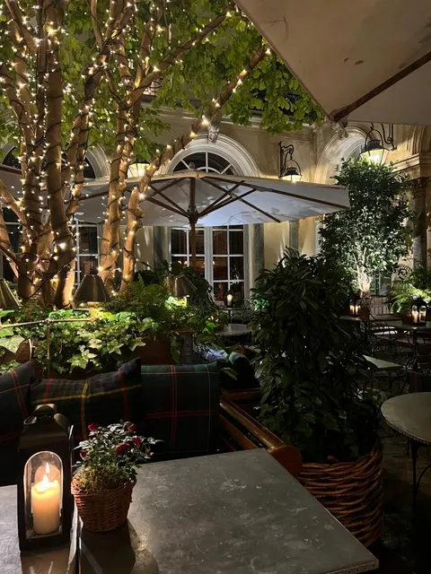 Checking in at Ralph’s Restaurant 🍽️