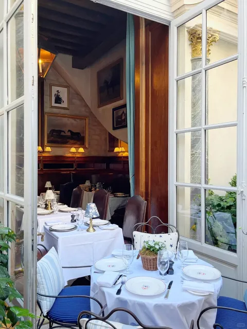Paris | Stepping into a Courtyard 🌳