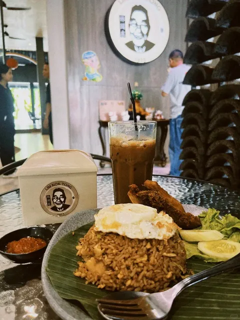 ​​One of Jakarta's Best Nasi Goreng Spots 🍛✨​​