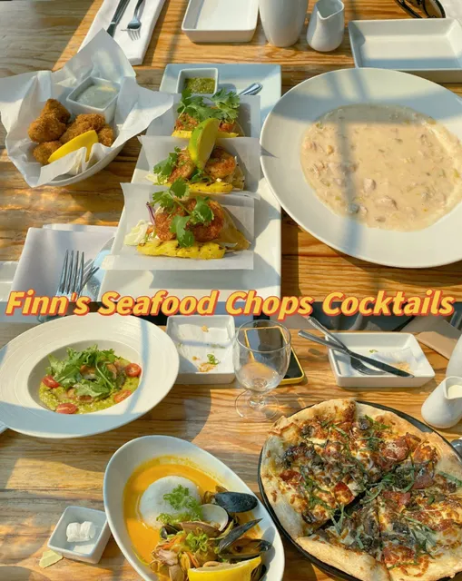 Hidden Gem in Victoria: Finn's Seafood Chops Cocktails