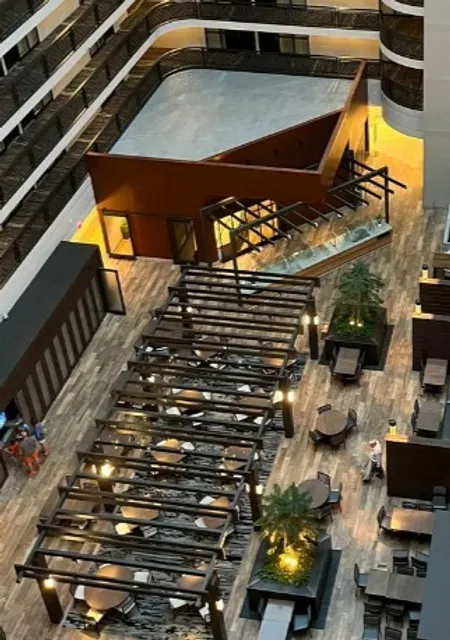 Embassy Suites Minneapolis Airport | Where Convenience Meets Comfort