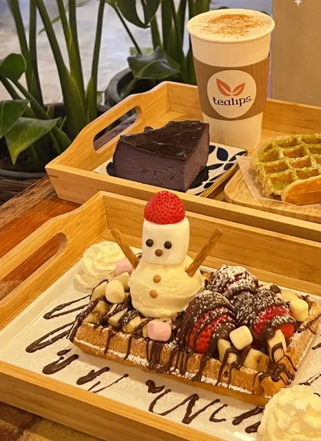 Burnaby’s Christmas Sweet Spot | Tealips Cafe Winter Specials