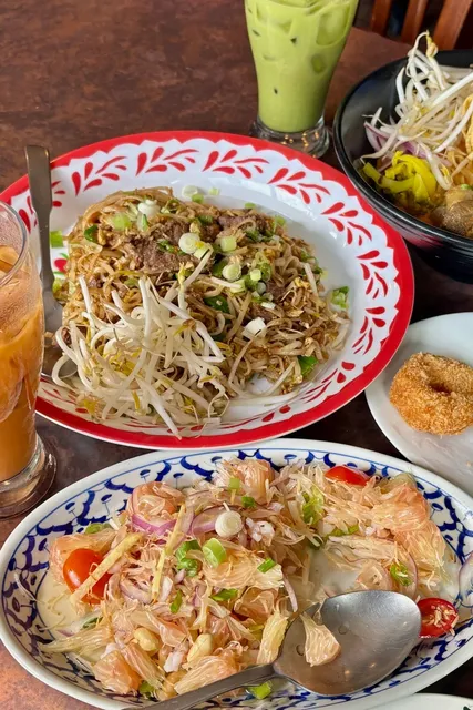 Vancouver's Best-Kept Thai Secret! (Local-Approved) 🍜✨