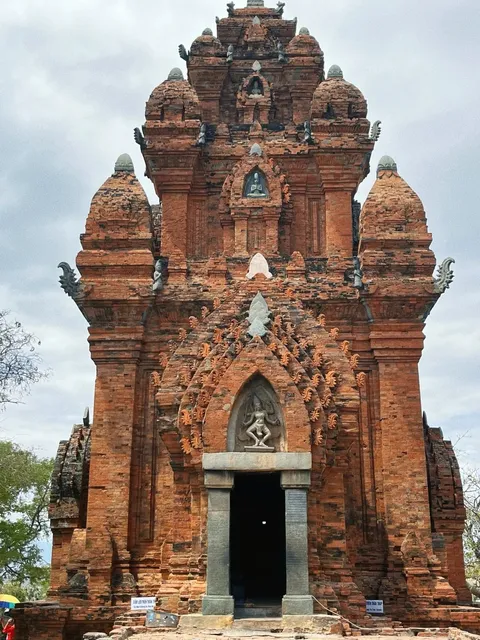 Vietnam's Ancient Temple that Prevented a War 🛕