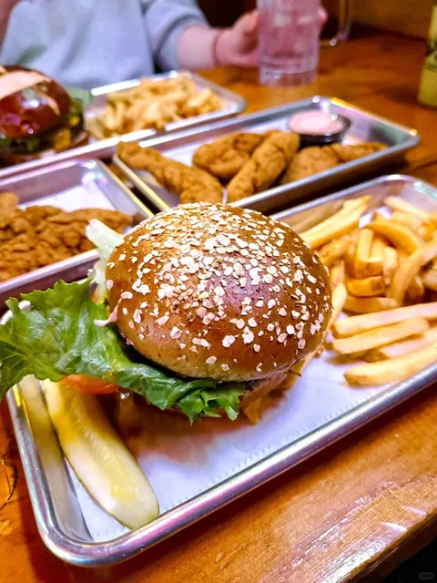 Madison｜Nitty Gritty – The Best Burger in Town! 🍔