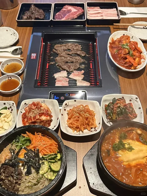 🇬🇧 The Super Popular Korean Restaurant from Instagram Finally Opens 
