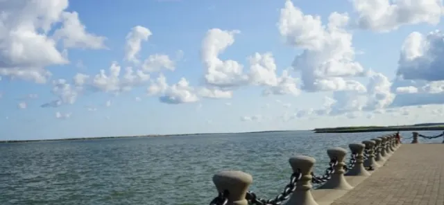 Lake Erie | Cleveland's Freshwater Gateway & Lakeside Landmarks 🌊📸