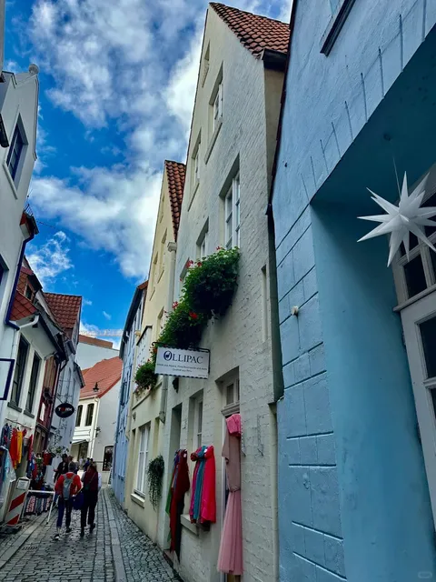 🇩🇪 One-Month Europe Solo Trip → Bremen Story 🚆🐾